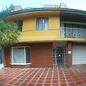 le-vi-hostal.colombiamedellinhotels.com/